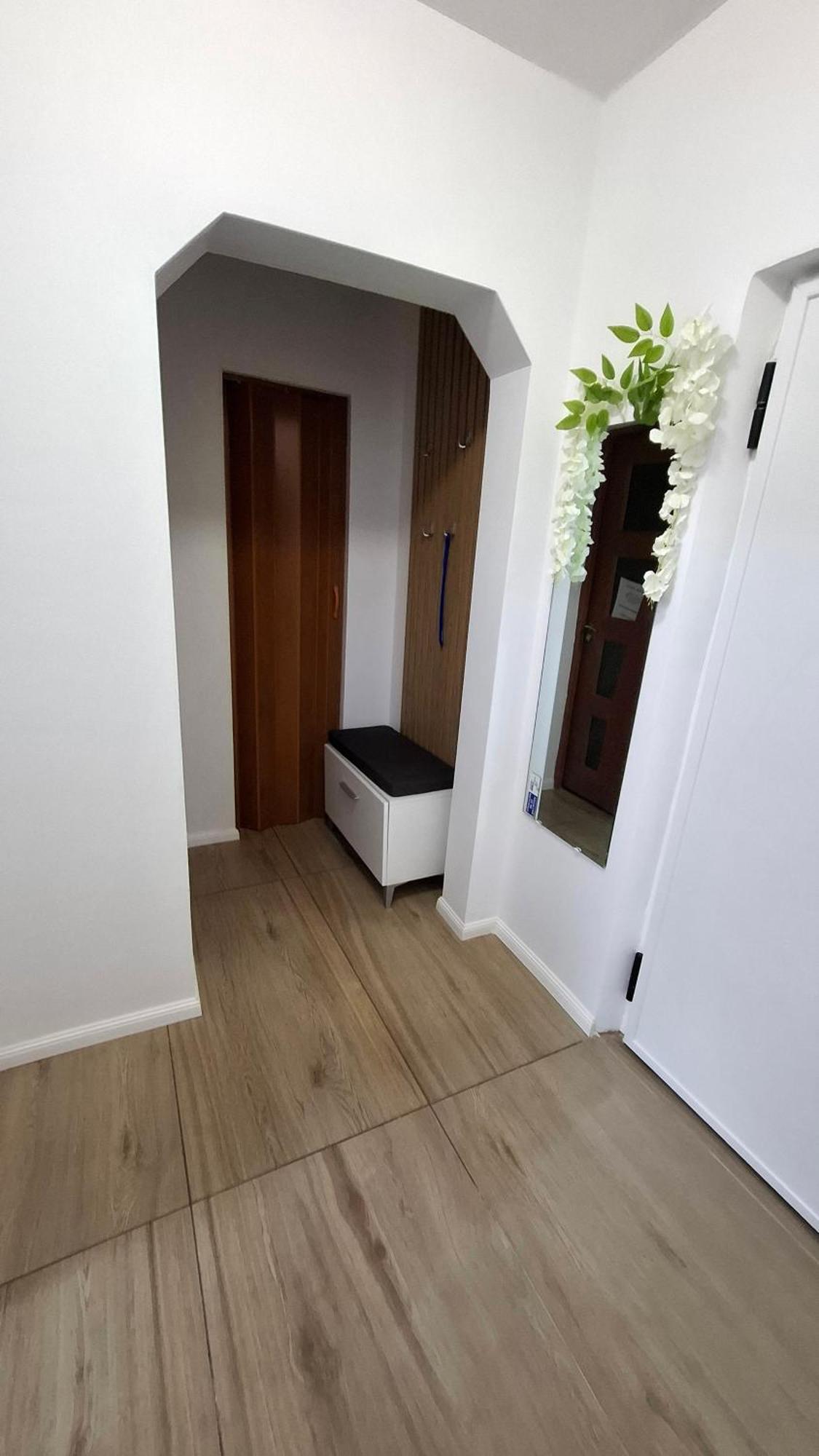 Alice Apartment Arad Esterno foto